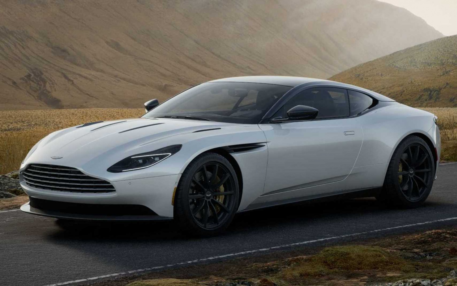 Aston Martin db11 2021